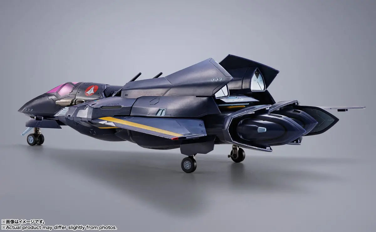 DX Chogokin Macross 7 VF-17S Nightmare Stealth Valkyrie (Gamlin Kizaki's)