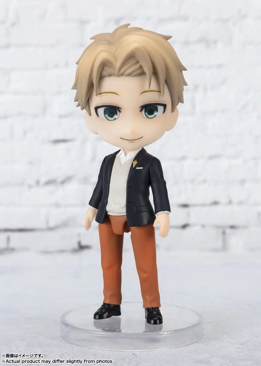 Loid Forger (Ooting Outfit) — Figuarts mini | Spy x Family | Bandai