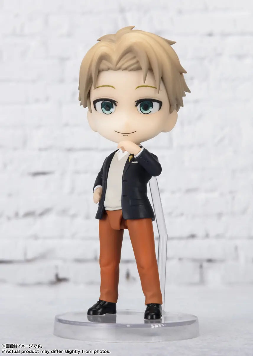 Loid Forger (Ooting Outfit) — Figuarts mini | Spy x Family | Bandai