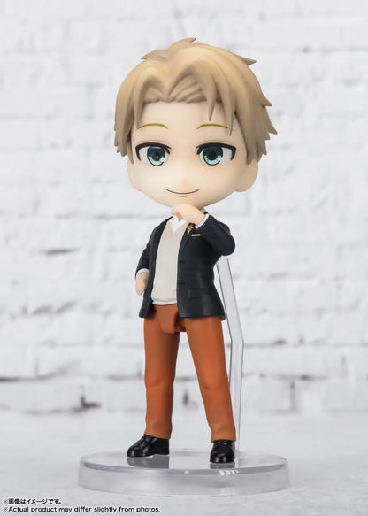Loid Forger (Ooting Outfit) — Figuarts mini | Spy x Family | Bandai