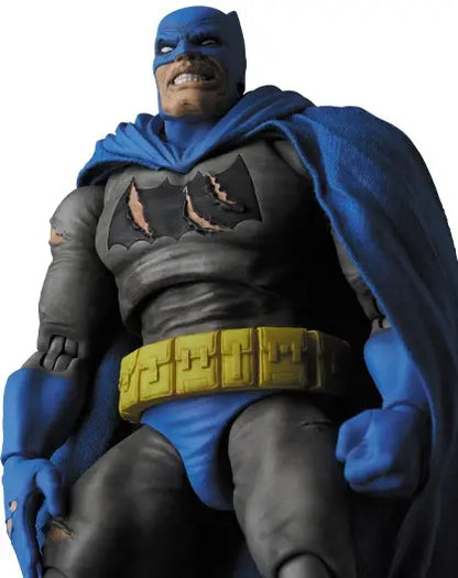 MAFEX Batman: The Dark Knight Returns Batman (TDKR: The Dark Knight Triumphant)